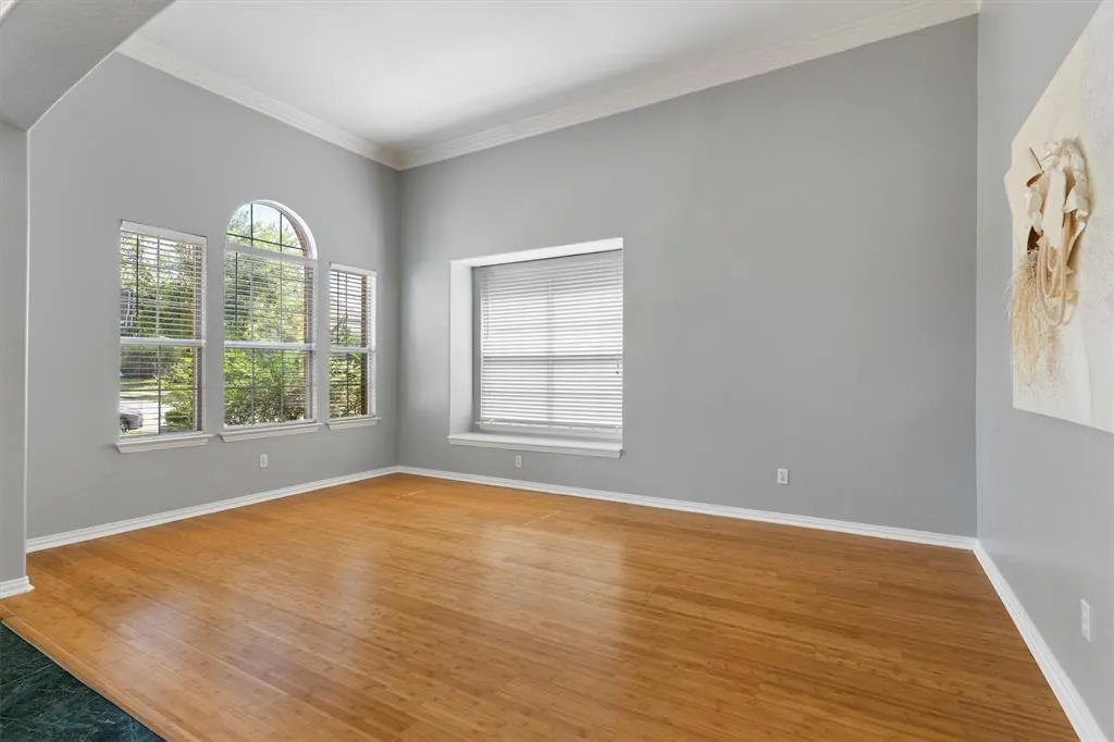 5701 Chippewa Trail