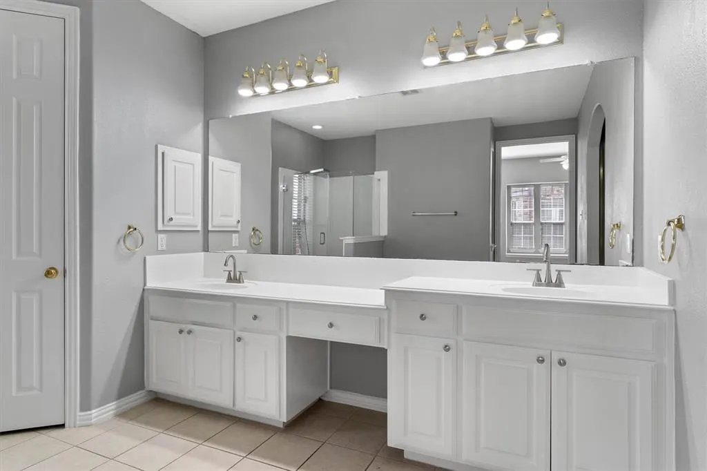 5701 Chippewa Trail