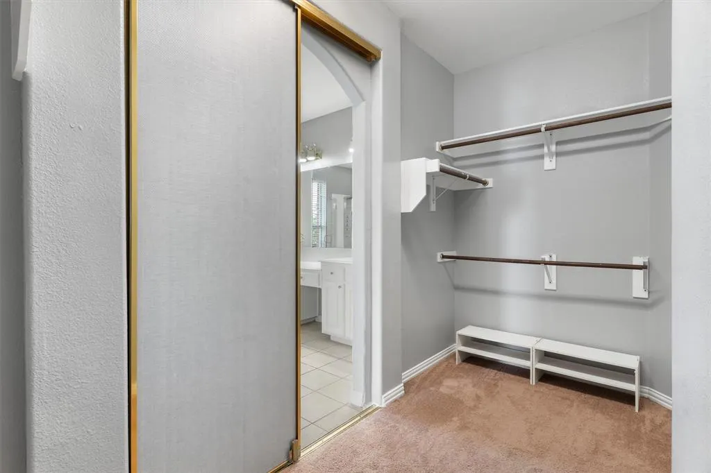 5701 Chippewa Trail