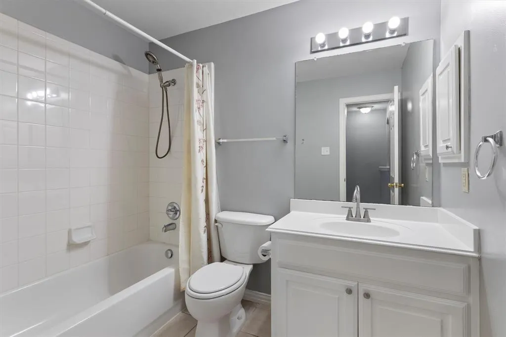 5701 Chippewa Trail