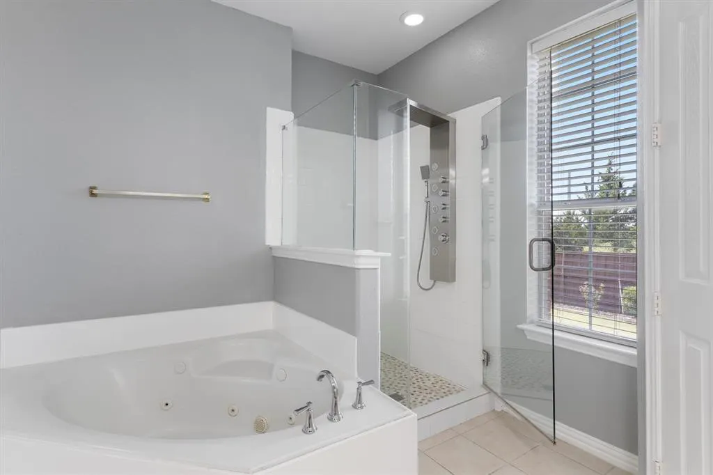 5701 Chippewa Trail