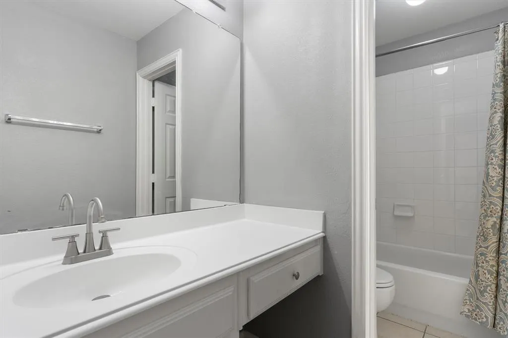 5701 Chippewa Trail