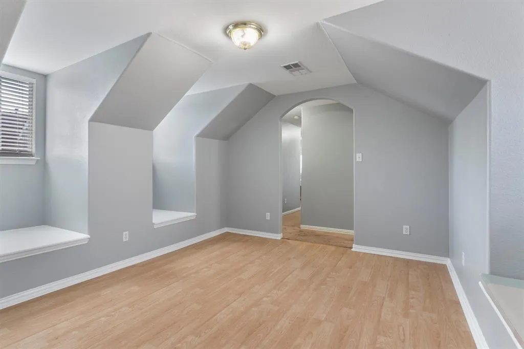 5701 Chippewa Trail
