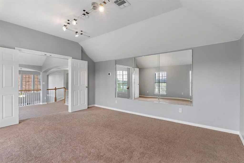 5701 Chippewa Trail