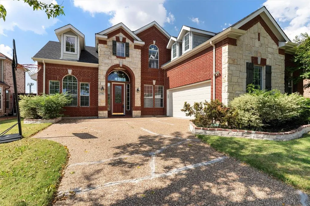 5701 Chippewa Trail
