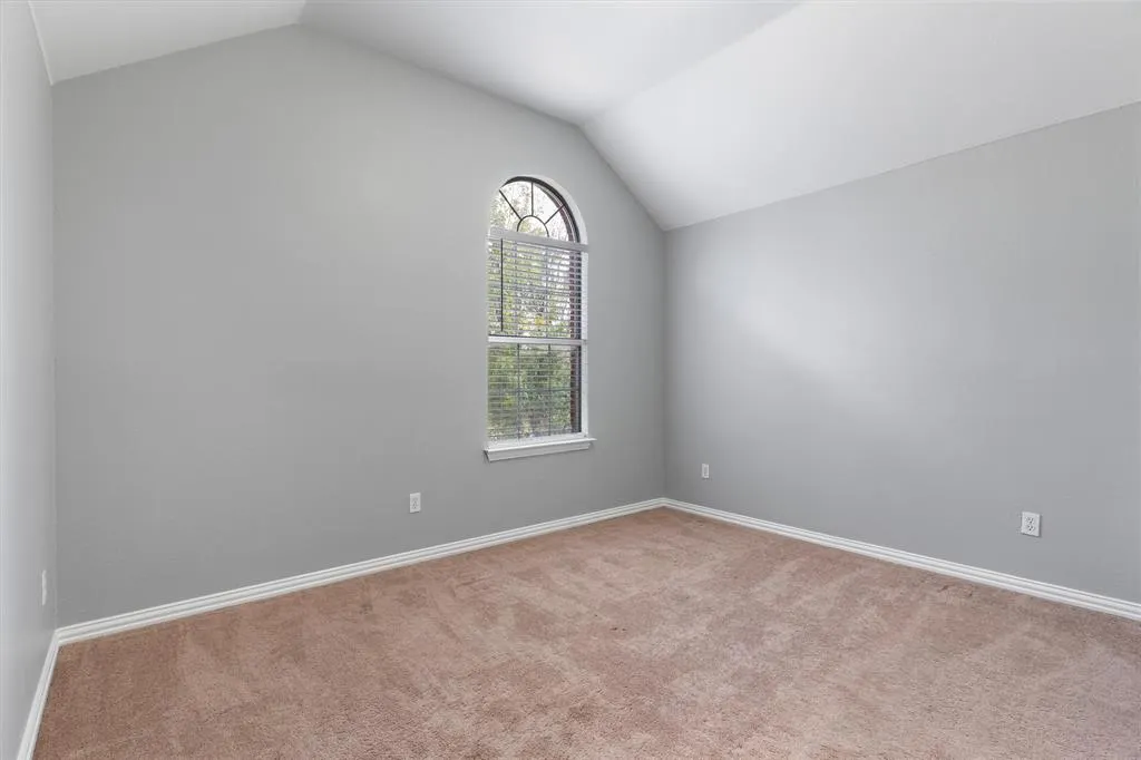 5701 Chippewa Trail