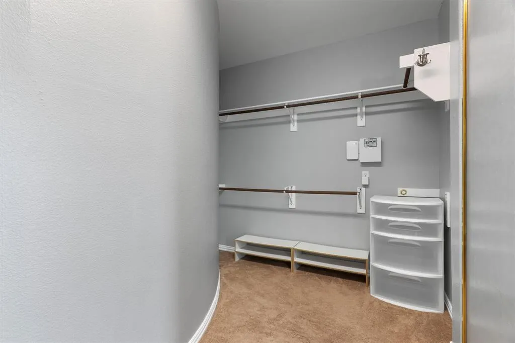 5701 Chippewa Trail