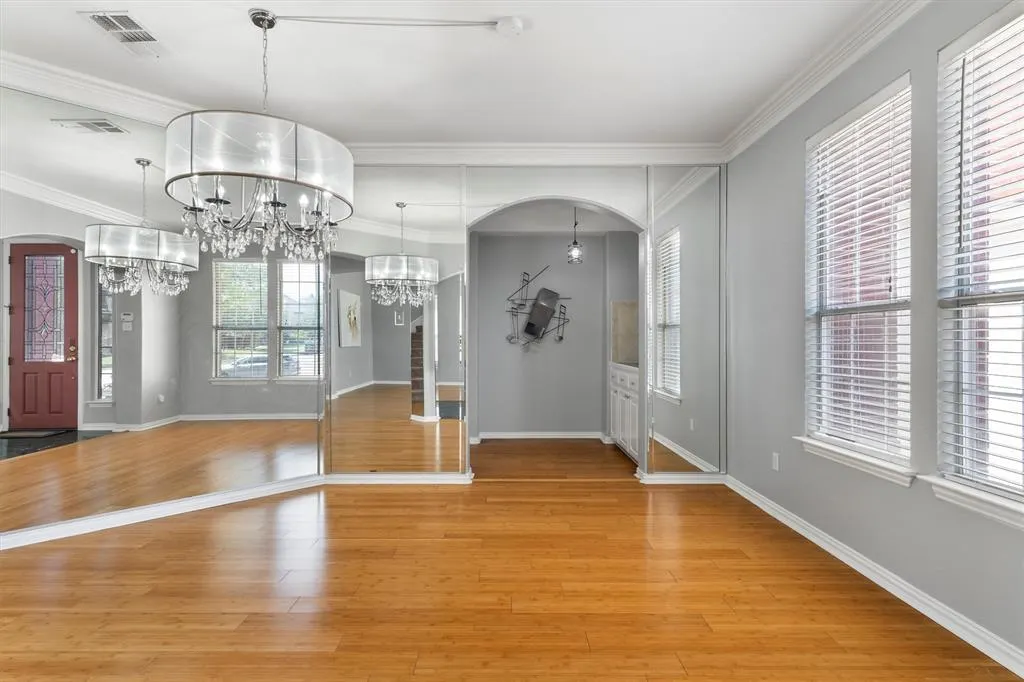 5701 Chippewa Trail