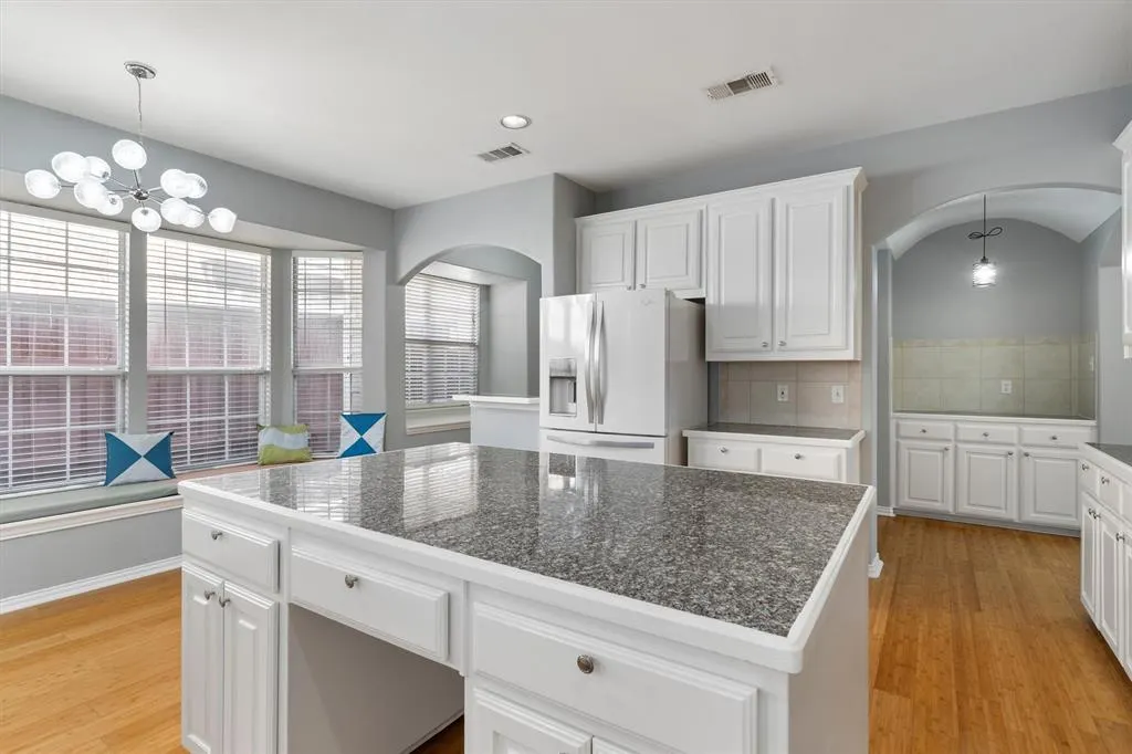 5701 Chippewa Trail