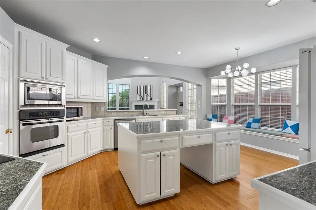 5701 Chippewa Trail