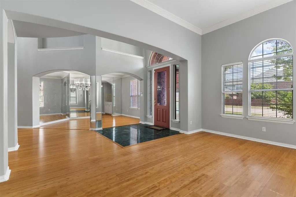 5701 Chippewa Trail