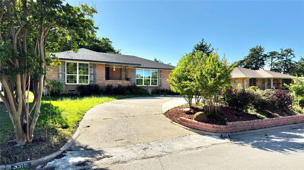 3315 Cedarcroft Lane