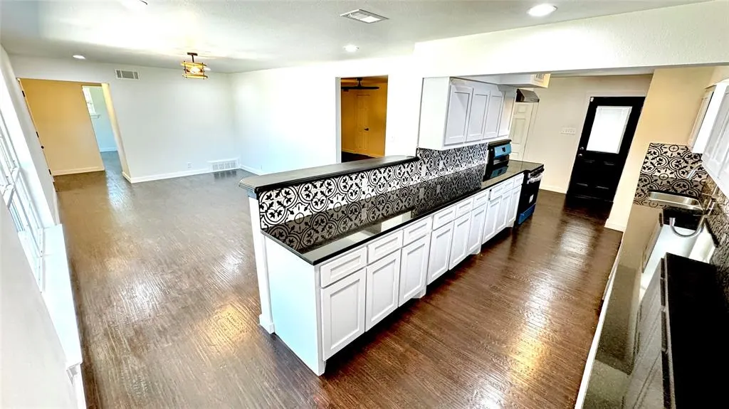 3315 Cedarcroft Lane