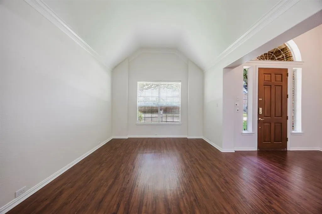 8821 Smokey Canyon Way
