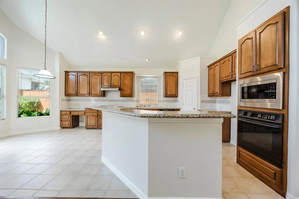 8821 Smokey Canyon Way