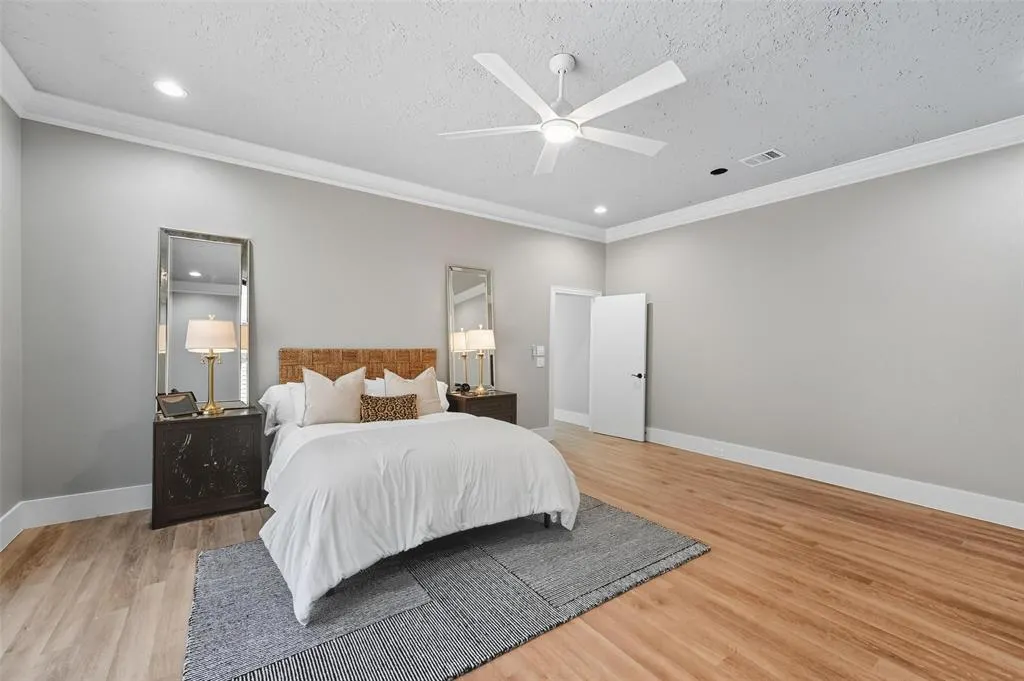 6030 Steamboat Drive