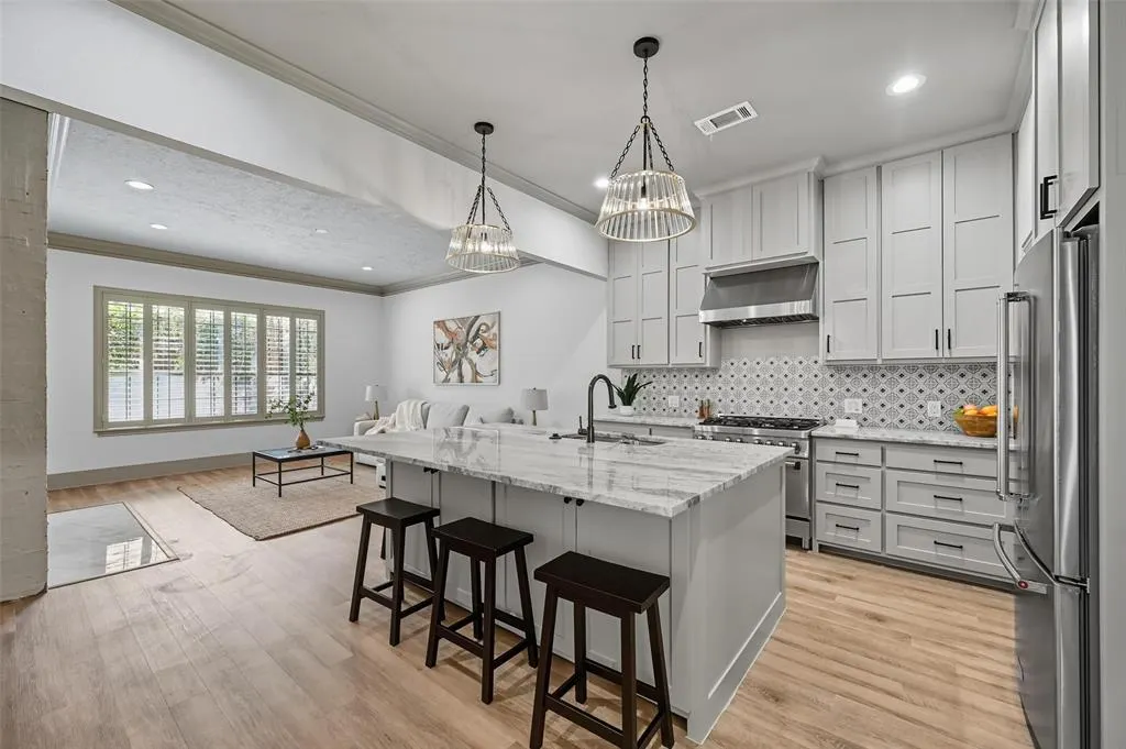 6030 Steamboat Drive