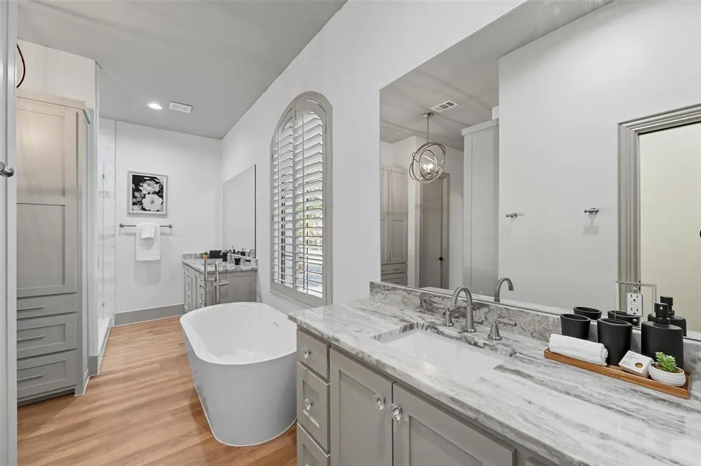 6030 Steamboat Drive
