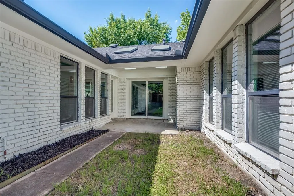 6226 La Cosa Drive