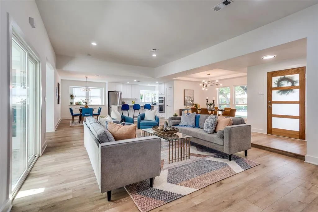 6226 La Cosa Drive
