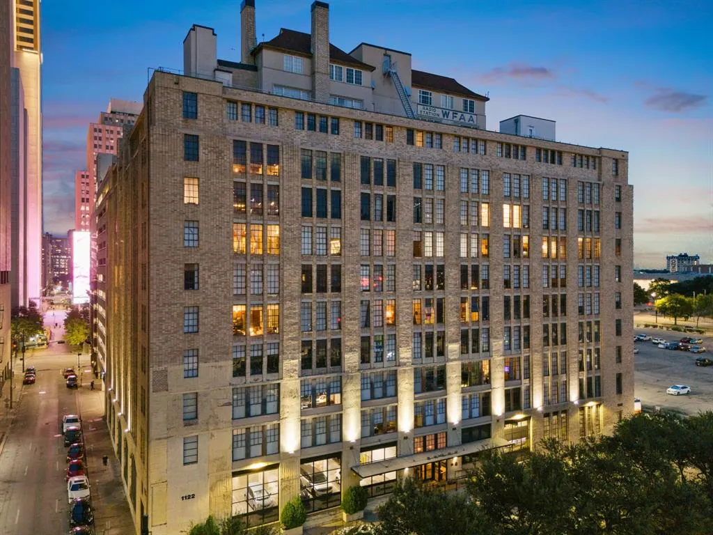 1122 Jackson Street, #809
