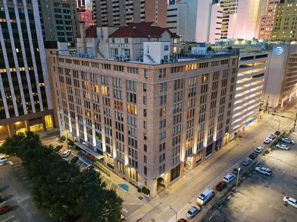 1122 Jackson Street, #809