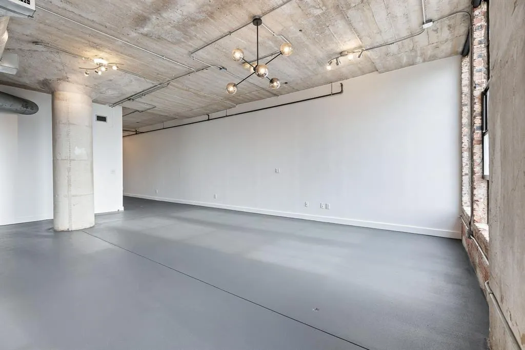 1122 Jackson Street, #809