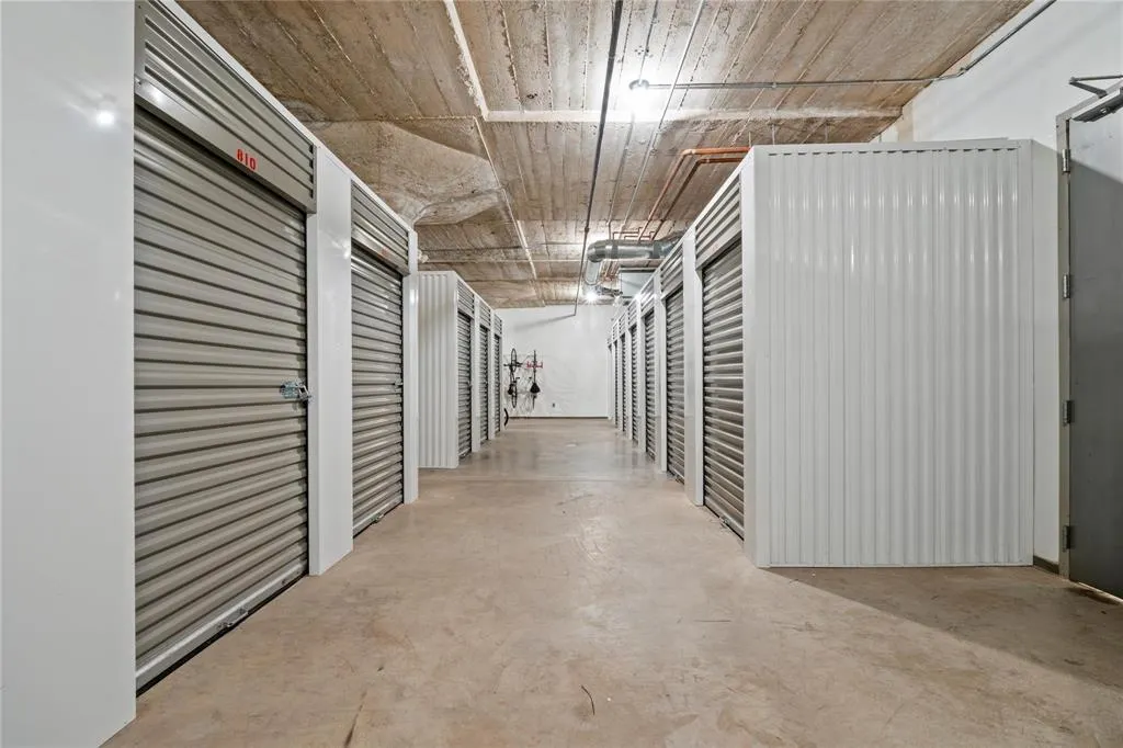 1122 Jackson Street, #809