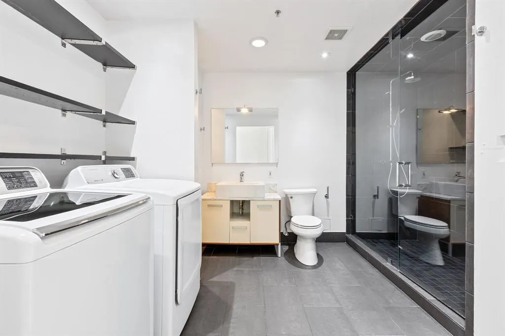 1122 Jackson Street, #809