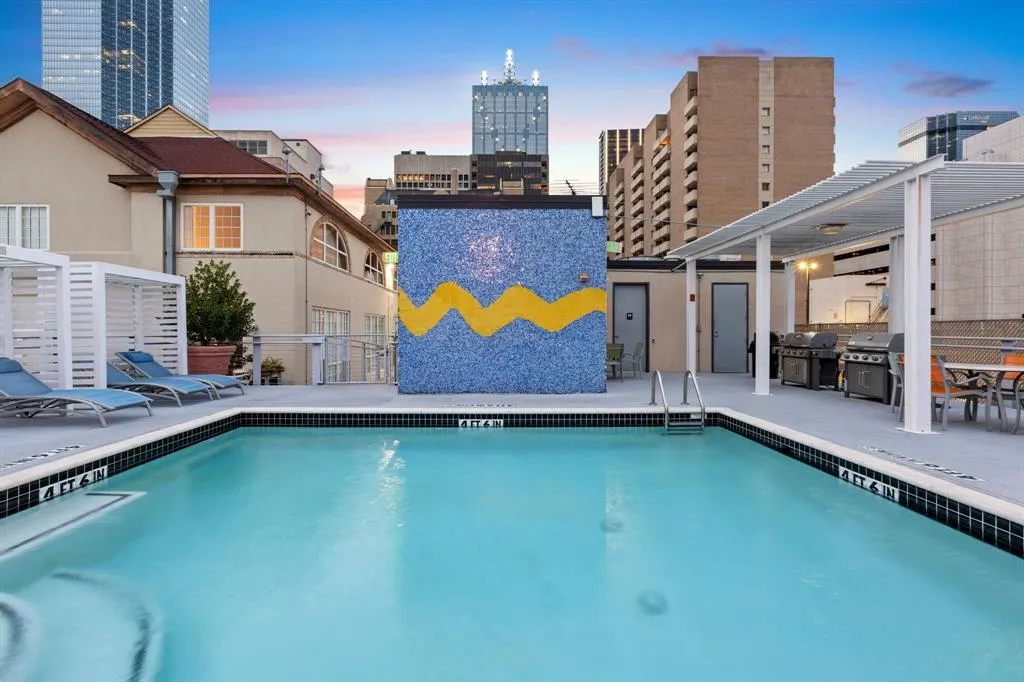 1122 Jackson Street, #809
