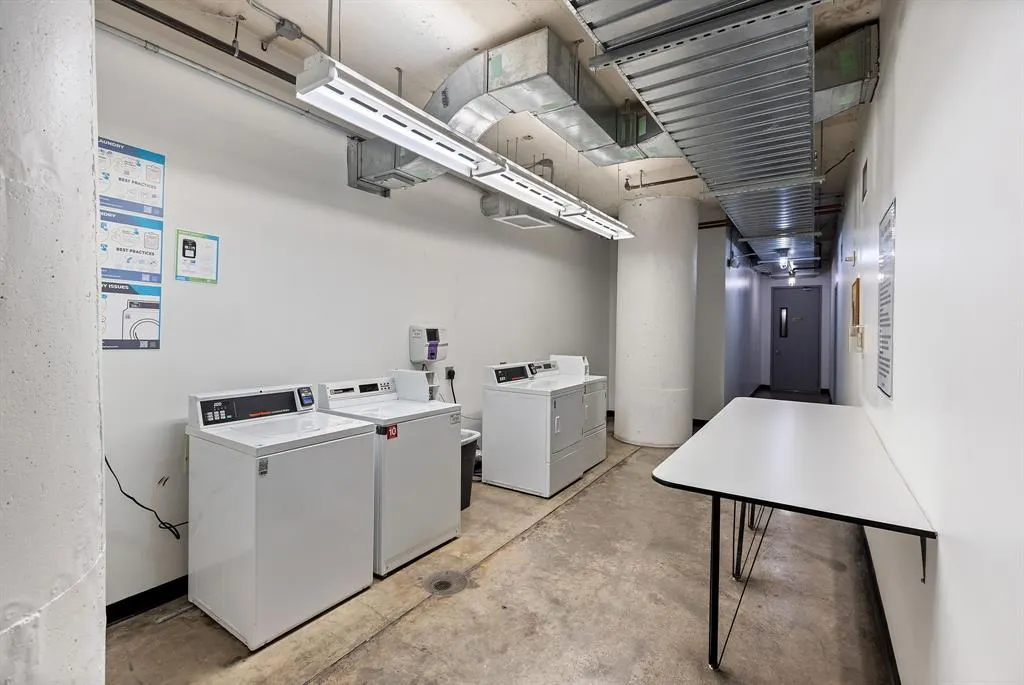 1122 Jackson Street, #809