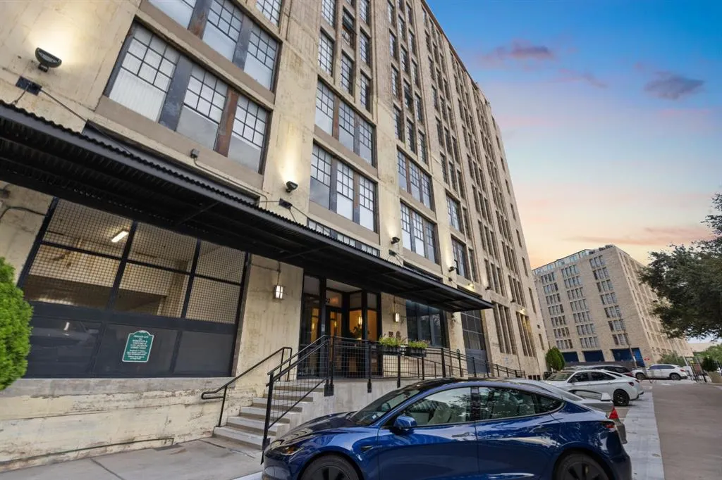 1122 Jackson Street, #809