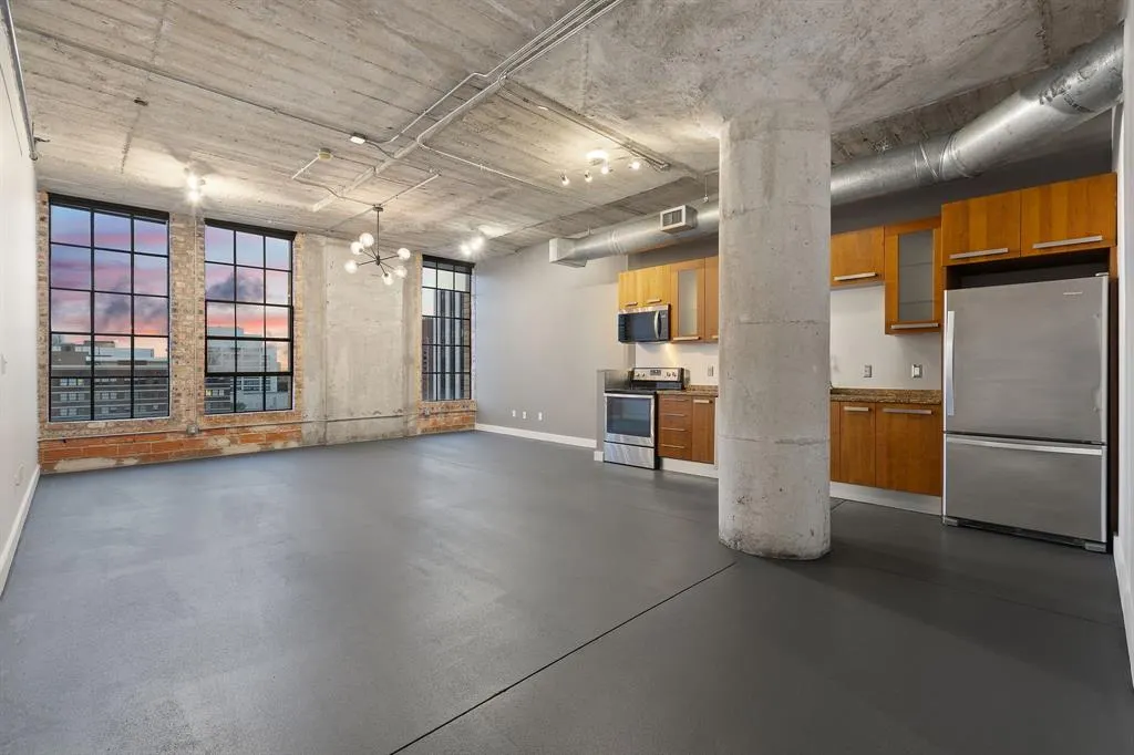 1122 Jackson Street, #809