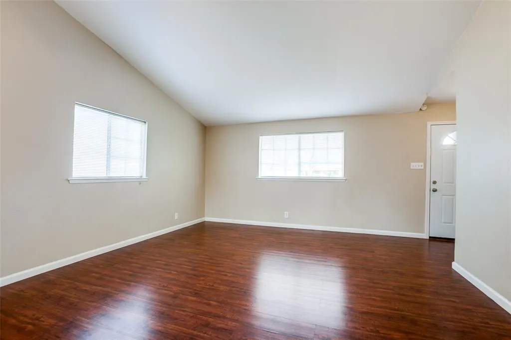 811 Brentwood Lane