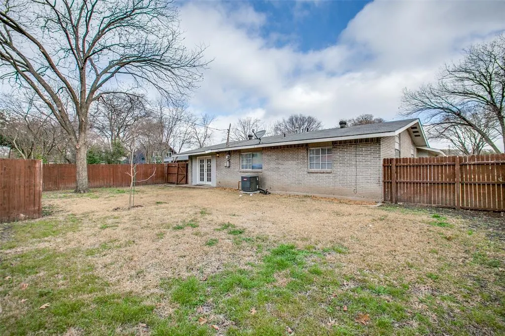 811 Brentwood Lane