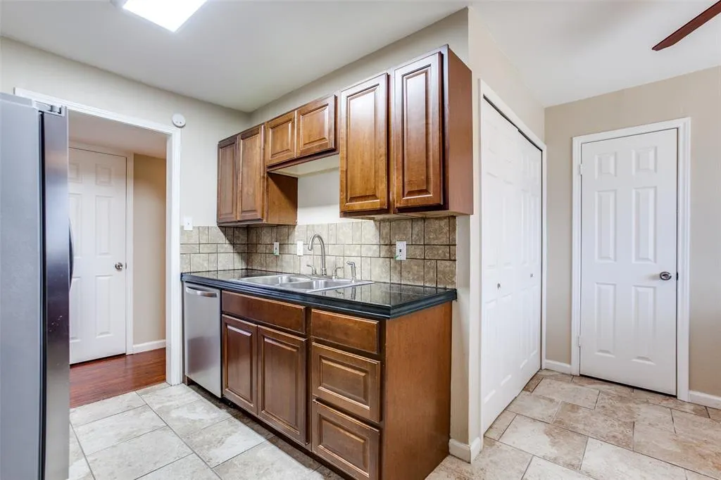 811 Brentwood Lane