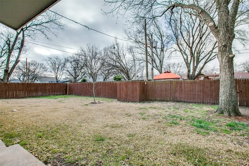 811 Brentwood Lane