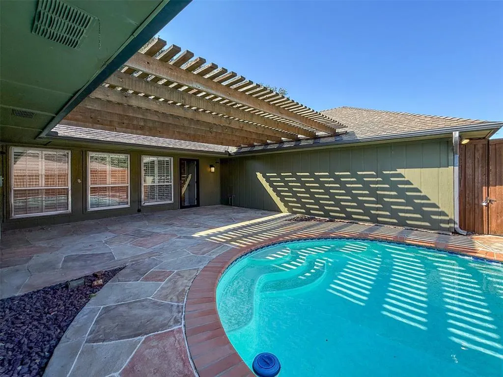 6817 Ledyard Drive