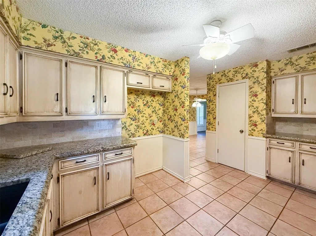 6817 Ledyard Drive
