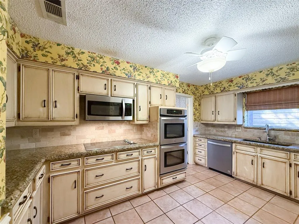 6817 Ledyard Drive