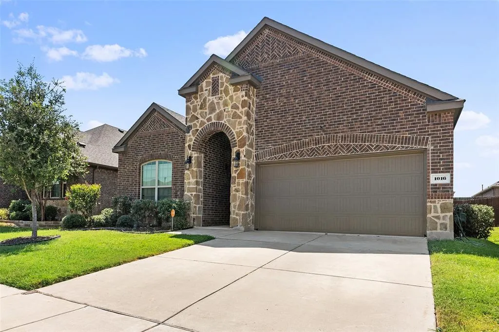 1016 Lake Cypress Lane