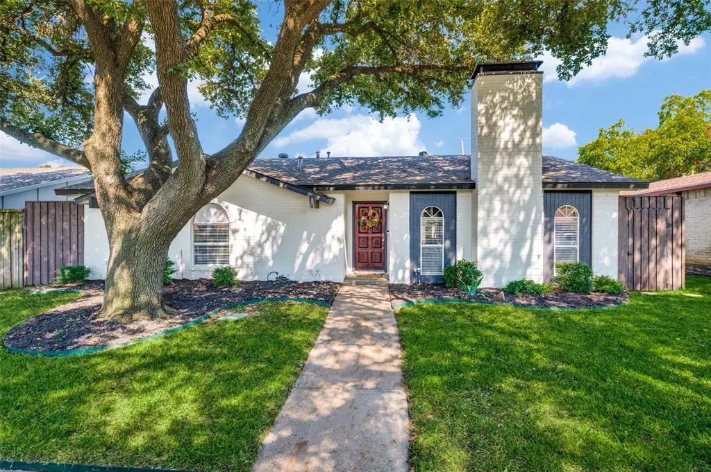 10927 Middle Knoll Drive