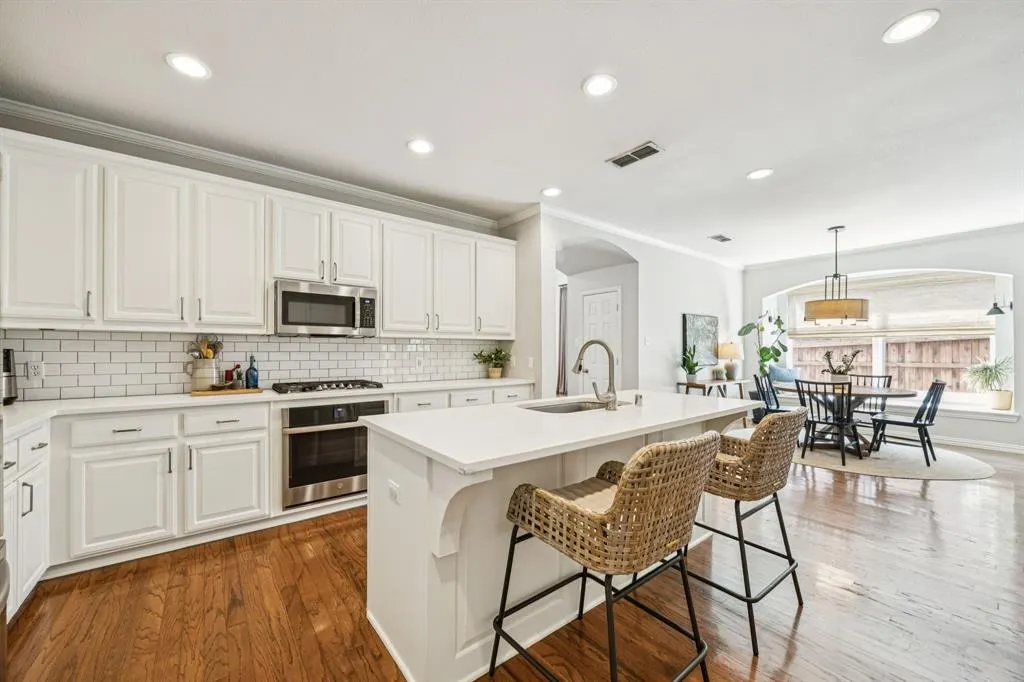5485 Bay Meadows Drive