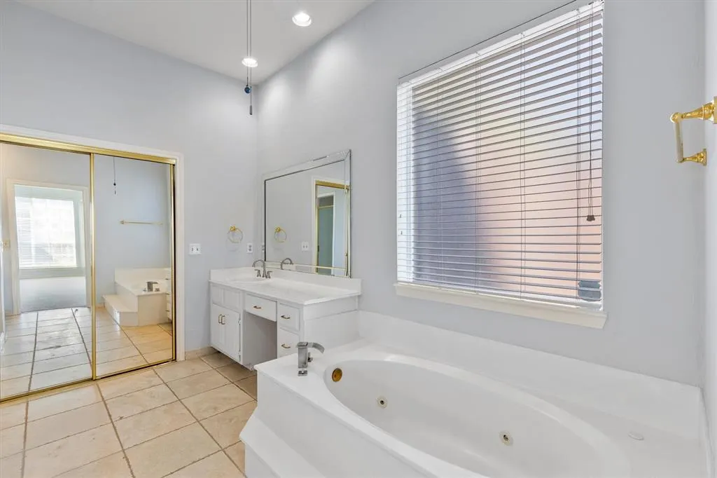 2816 Corby Drive