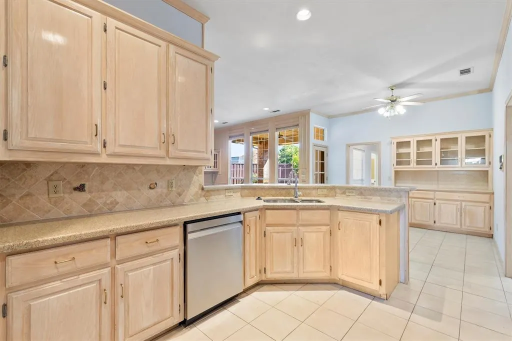 2816 Corby Drive