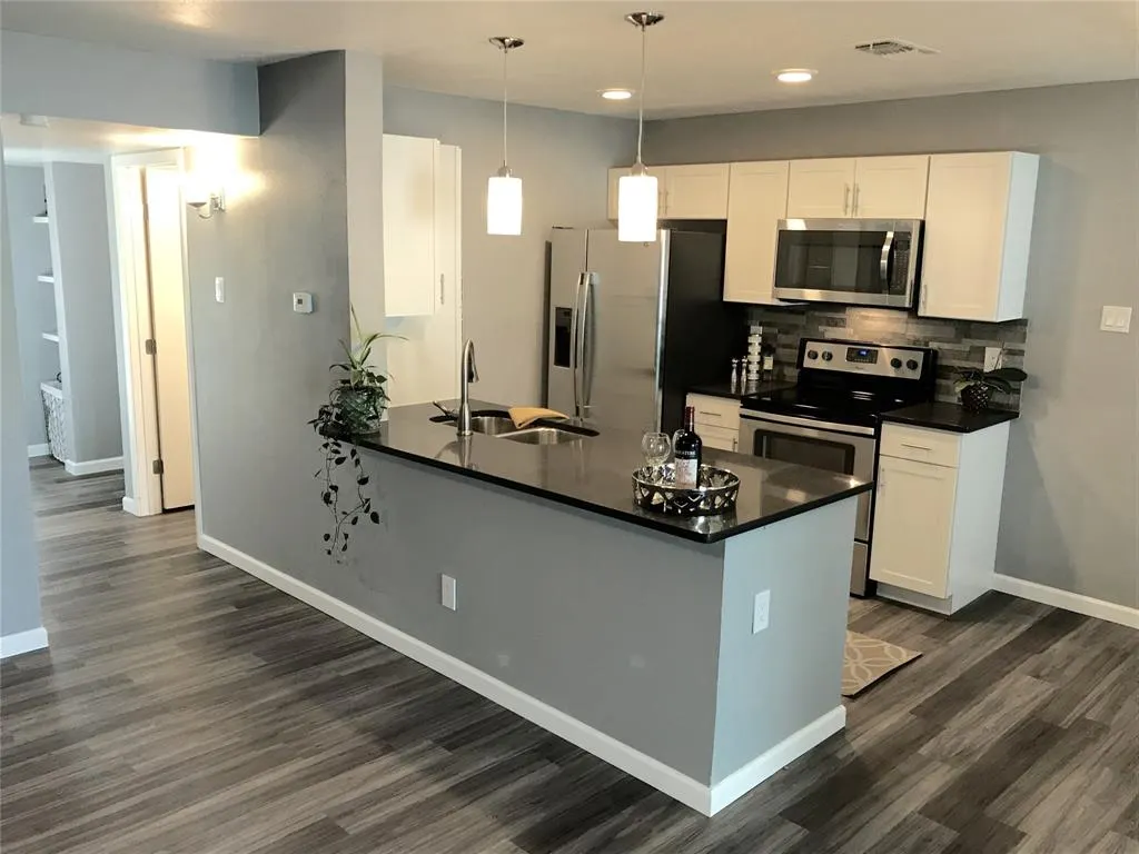 2505 Wedglea Drive, #117