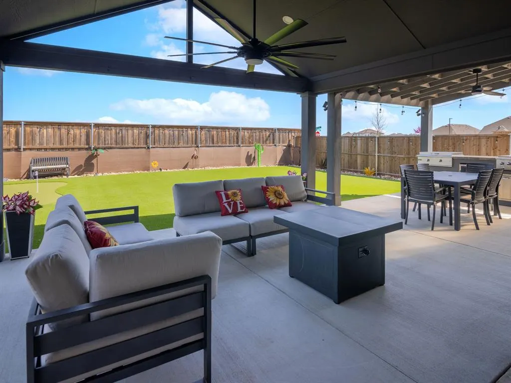 3300 Adobe Vista