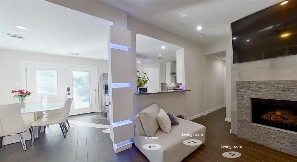 2207 Lilac Circle