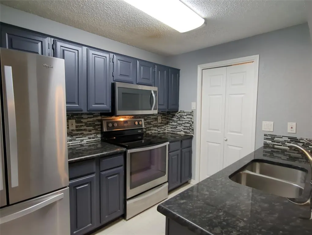12660 Hillcrest Road, #5206