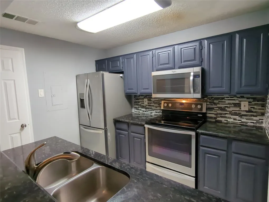 12660 Hillcrest Road, #5206